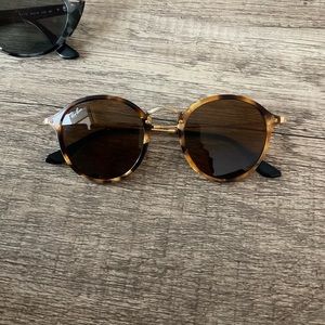 Rayban round fleck